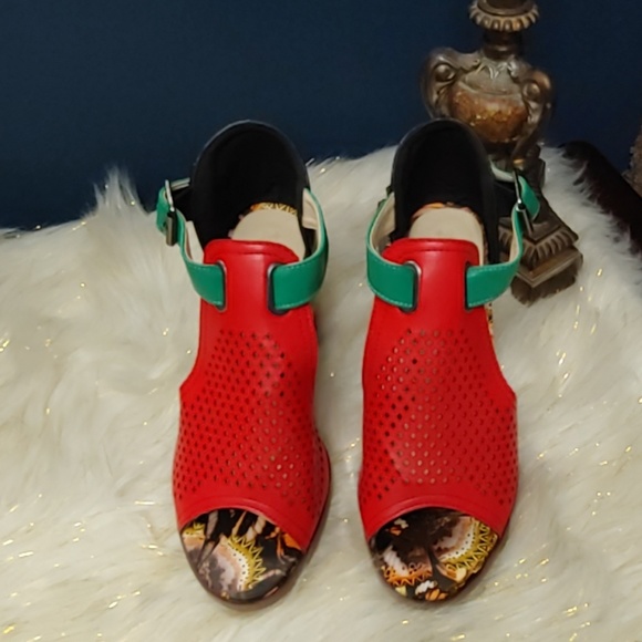 Open Toe Booties - Picture 4 of 8